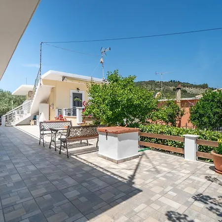 Captain Spiros Casa Nuova 2,3 *