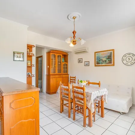 Captain Spiros Casa Nuova 2,3 *