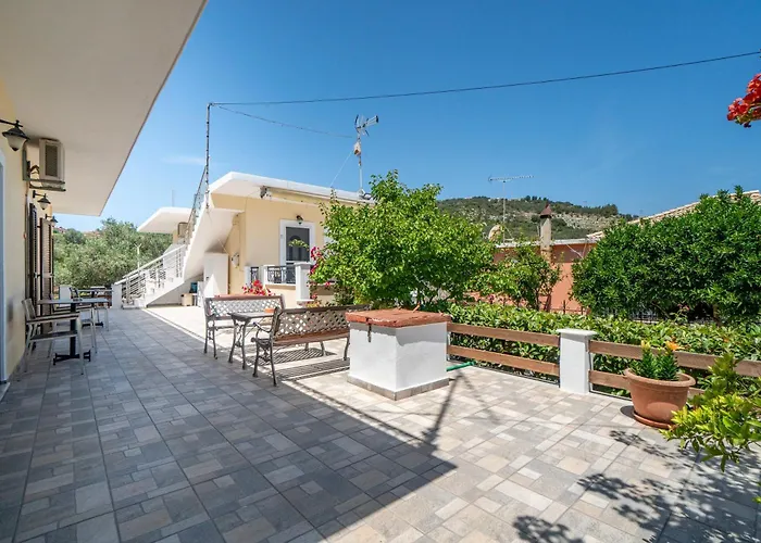Captain Spiros Casa Nuova 2,3 *